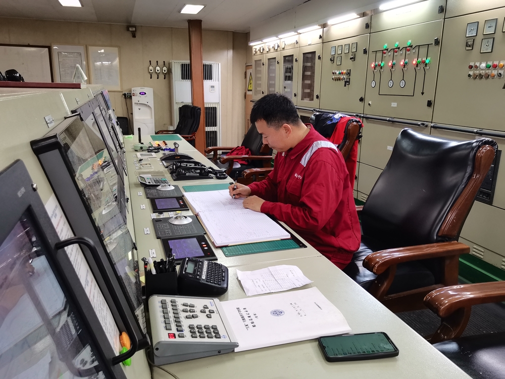 赵成豹体育教练工作照